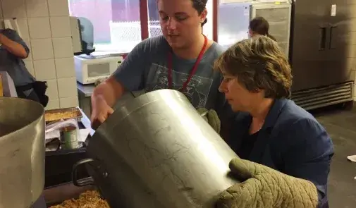 Weingarten at food prep program in St. Tammany