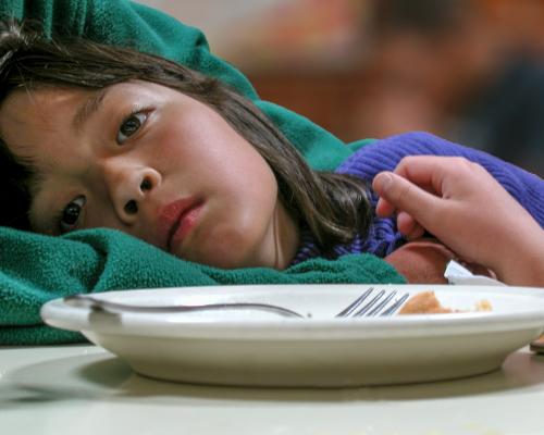 snap-food-tired-girl-gettyimages-824709420-1800x1198.jpg